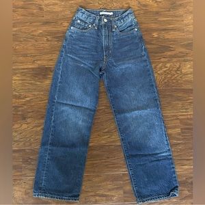 Levi Ribcage Straight. Size 24